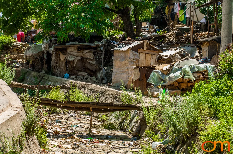 Roma Communities in Macedonia, 2006