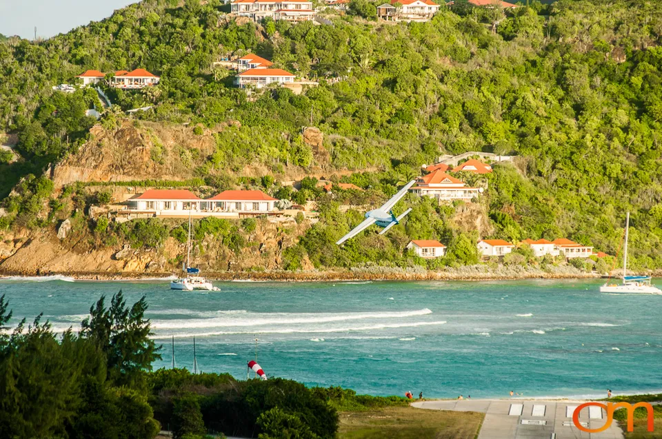 Gustaf III Airport: The Saint-Barthélemy Approach