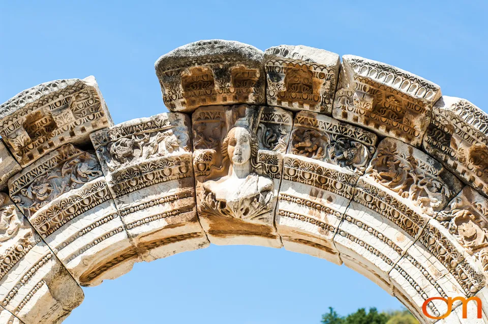 Ephesus: A Hellenistic and Roman Metropolis