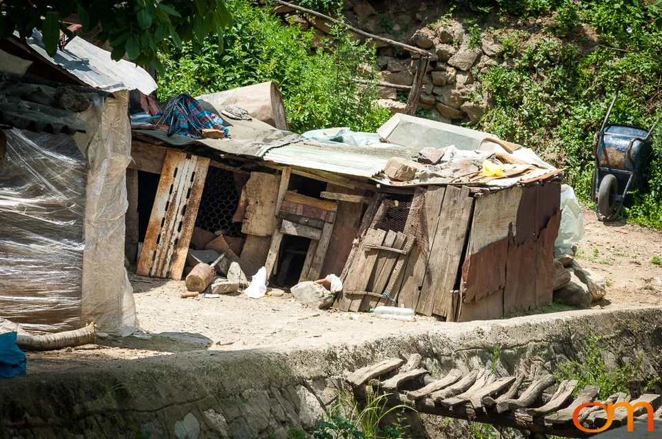 Roma Communities in Macedonia, 2006