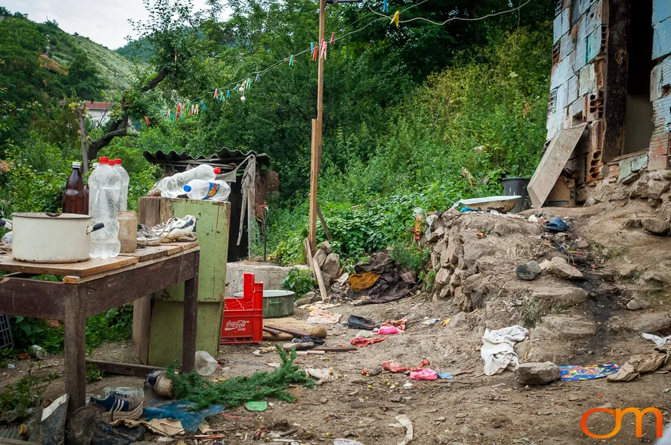 Roma Communities in Macedonia, 2006
