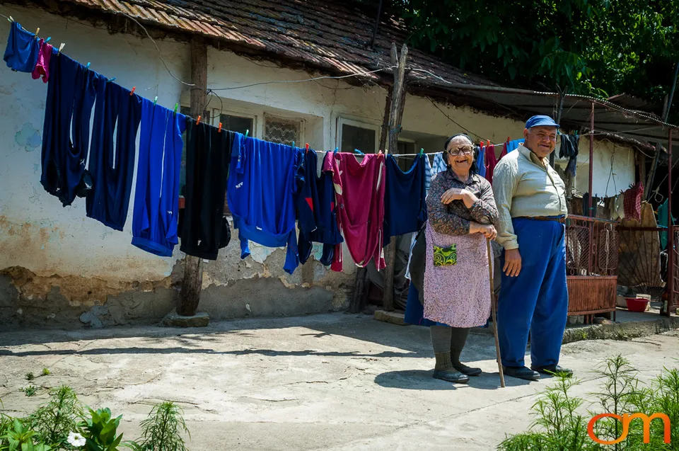 Roma Communities in Macedonia, 2006