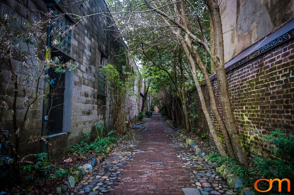Philadelphia Alley, Charleston