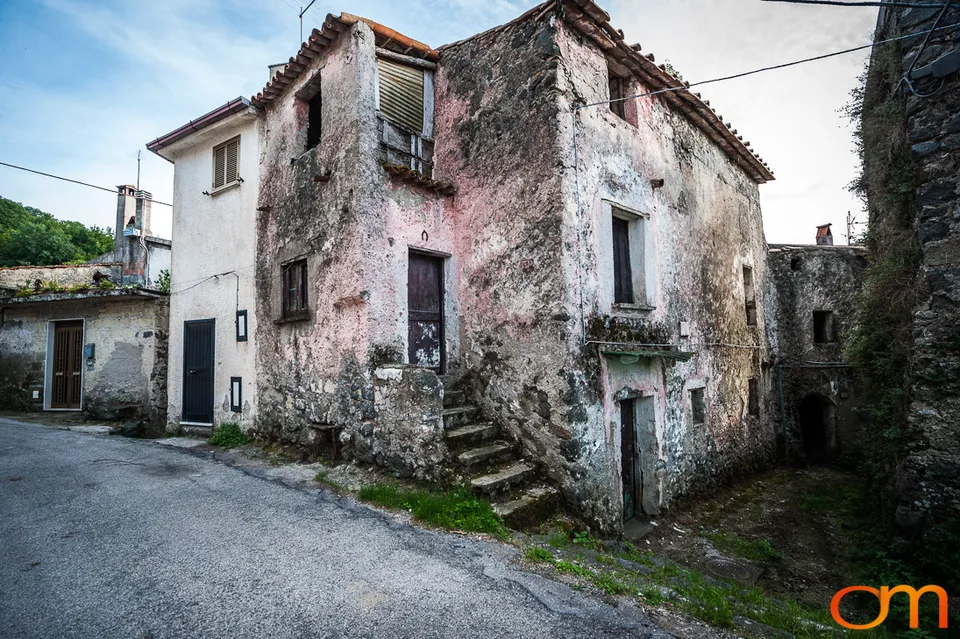 Ceschetto: A Hill Hamlet of Sessa Aurunca