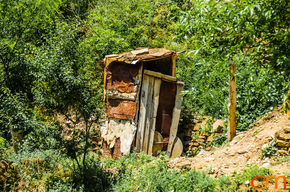 Roma Communities in Macedonia, 2006