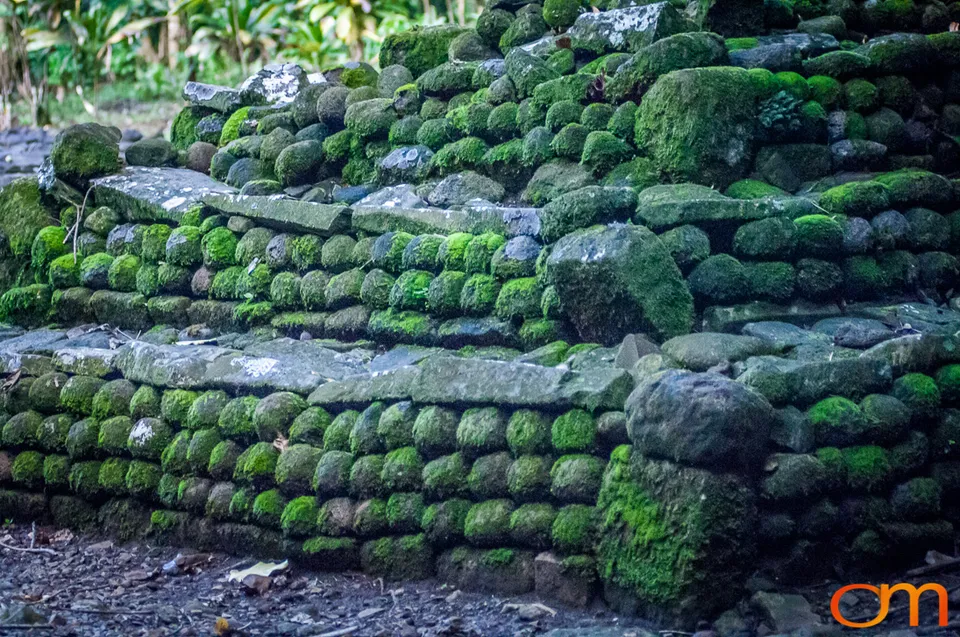 Moʻorea: Volcanic Peaks and Ancient Marae