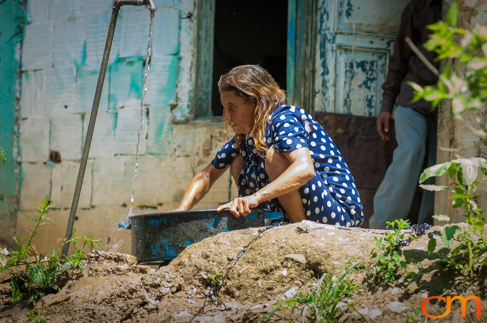 Roma Communities in Macedonia, 2006