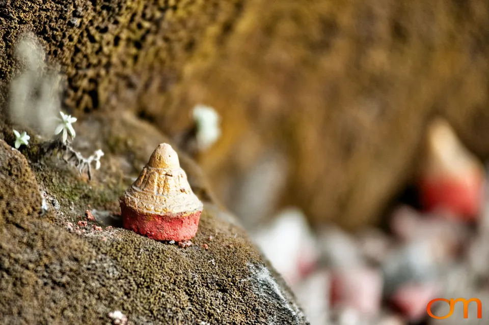 Tsa Tsa: Miniature Buddhist Votive Objects