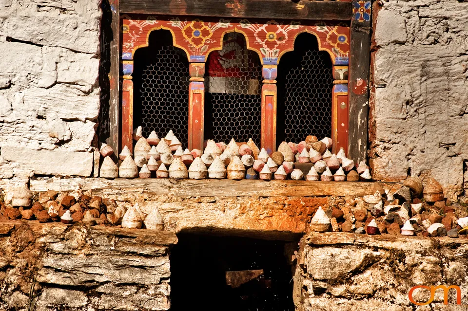 Tsa Tsa: Miniature Buddhist Votive Objects