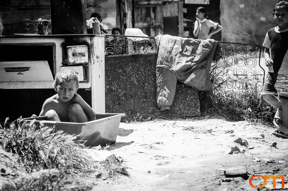 Roma Communities in Macedonia, 2006