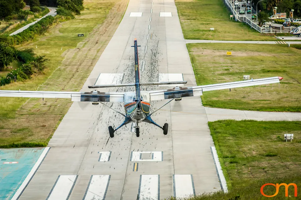 Gustaf III Airport: The Saint-Barthélemy Approach