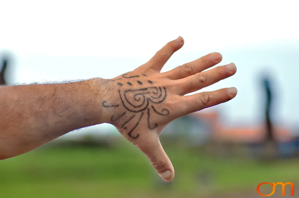 Rapa Nui Tattooing: Tradition and Cultural Identity