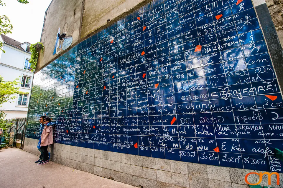 Le Mur des Je t’aime: The Wall of Love