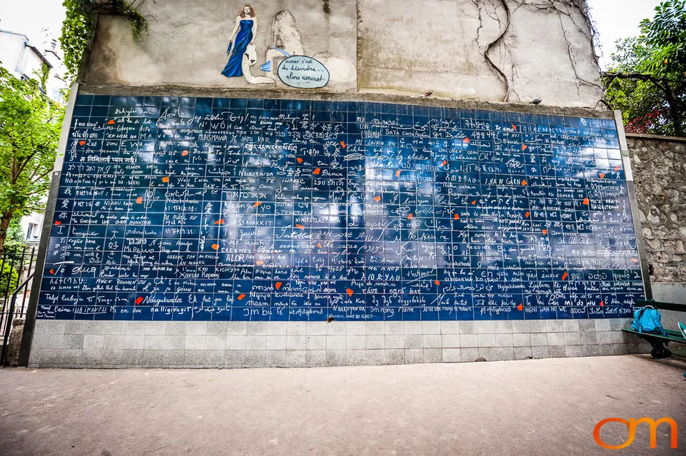 Le Mur des Je t’aime: The Wall of Love